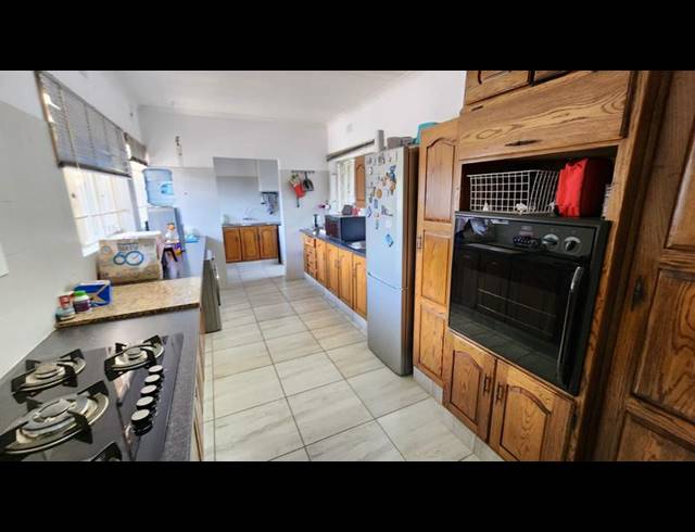 4 BEDROOM HOUSE FOR SALE IN BRACKENHURST